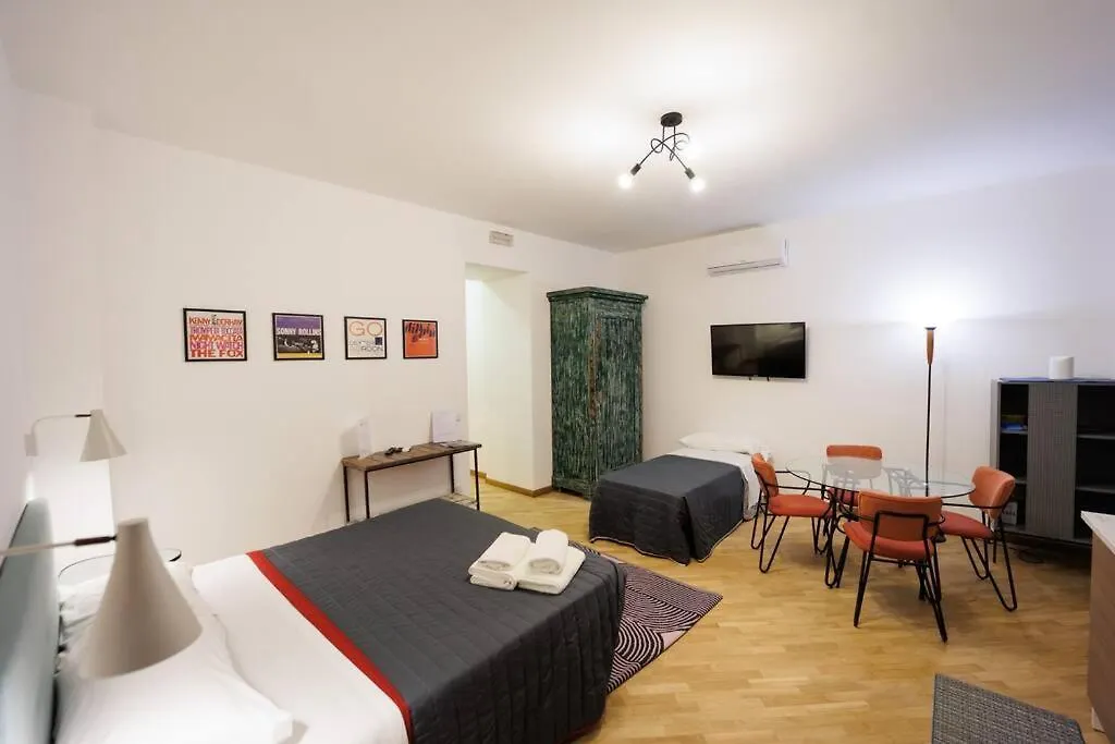 Dante Studio Apartment Super Central Naples Italy