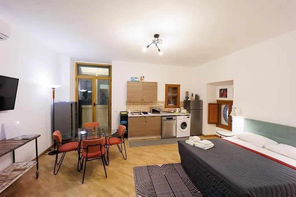 Dante Studio Apartment Super Central Naples