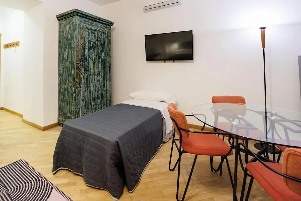 Dante Studio Apartment Super Central Naples 0*,